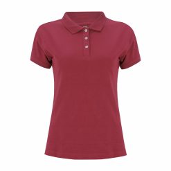 Áo phông có cổ màu đỏ đô